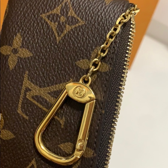 ❗️SOLD❗️𝑳𝒐𝒖𝒊𝒔 𝑽𝒖𝒊𝒕𝒕𝒐𝒏 𝒌𝒆𝒚𝒑𝒐𝒖𝒄𝒉 - Picture 5 of 5